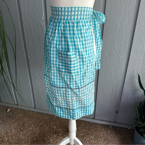 Vintage Gingham Blue White Half Apron Retro 50s Embroidery Border 2 Pockets - Picture 7 of 10